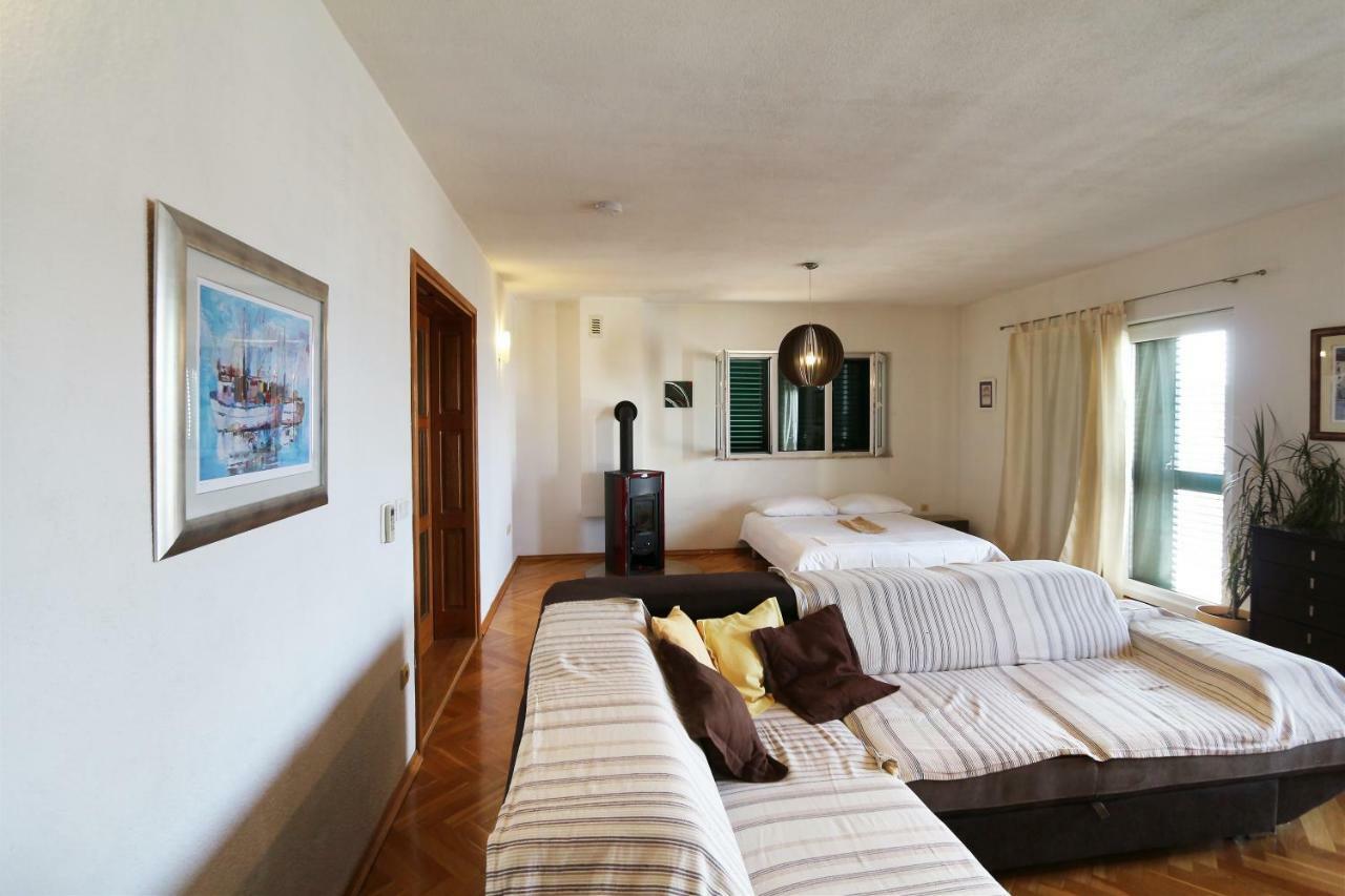 Hotel House Lipo Makarska Esterno foto
