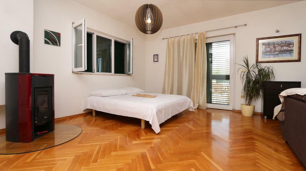Hotel House Lipo Makarska Esterno foto